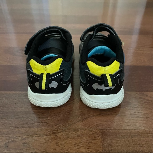 Batman Shoes - Picture 4 of 7